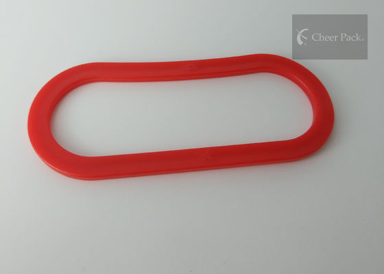 El bolso de compras del color rojo lleva la manija, manijas del plástico para la anchura de los bolsos los 3.5cm