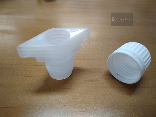 Casquillo plástico del canalón de la torsión para la bolsa líquida plástica que empaqueta, material de la categoría alimenticia