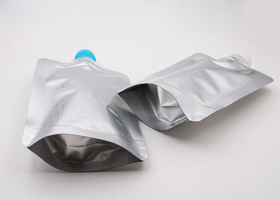 La jalea a prueba de agua líquida se levanta la bolsa con el canalón que empaqueta 100ml/200ml
