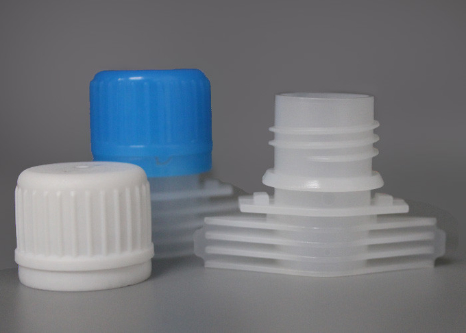 Casquillos plásticos del canalón del moldeo a presión PE en la talla 16mm para el bolso del licor