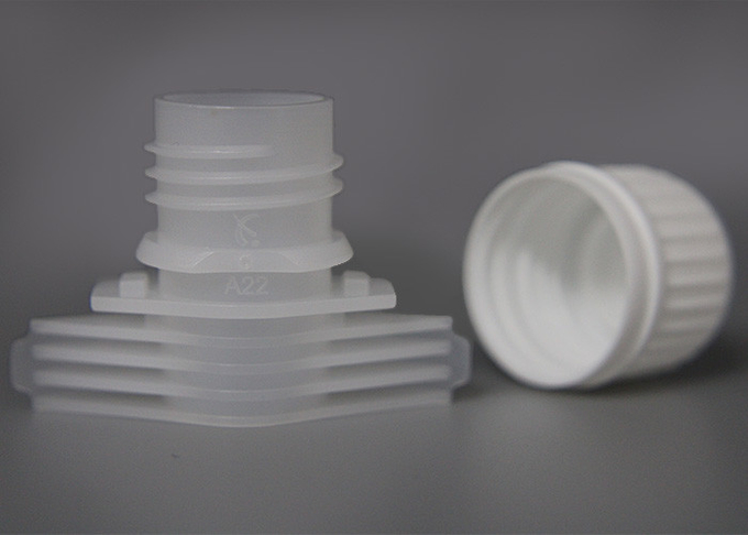 Casquillos plásticos del canalón del moldeo a presión PE en la talla 16mm para el bolso del licor