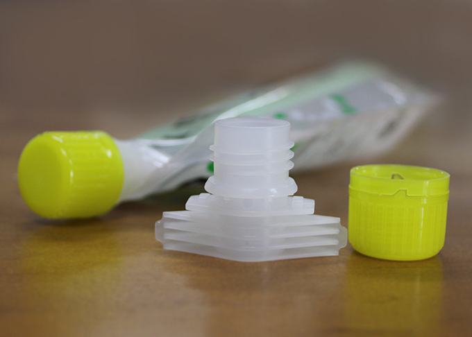 Casquillos plásticos del canalón de la rotación conveniente, cubierta de la bolsa de los alimentos para niños de la categoría alimenticia del HDPE de 23m m