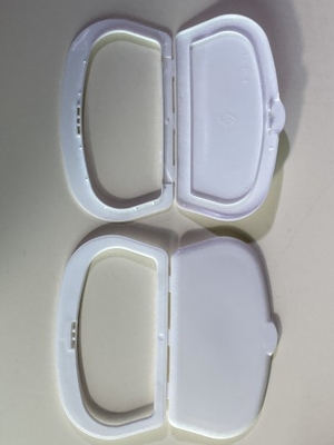 Capa de limpieza húmeda de plástico a prueba de evaporación 108 * 60 mm Forma del sector