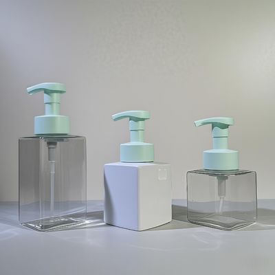 Botella cuadrada de bomba de loción cosmética con material PET y bomba de prensa para envases para el cuidado de la piel