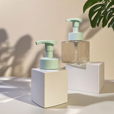 Botella cuadrada de bomba de loción cosmética con material PET y bomba de prensa para envases para el cuidado de la piel