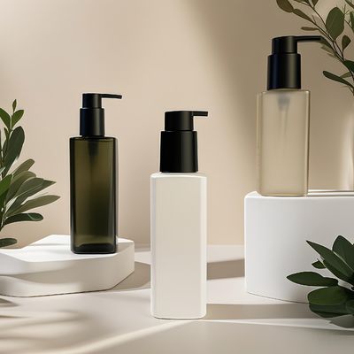 Botella cuadrada de plástico PET con cierre de bomba de presión para envasado de cosméticos y cuidado personal en colores personalizados