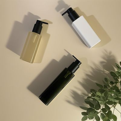 Botella cuadrada de plástico PET con cierre de bomba de presión para envasado de cosméticos y cuidado personal en colores personalizados