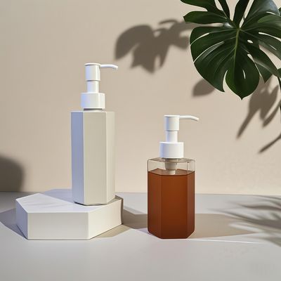 Botella hexagonal de plástico PET de cuerpo recto con sellado con bomba de presión para loción o champú cosmético en 120ml 150ml 200ml Capacidad
