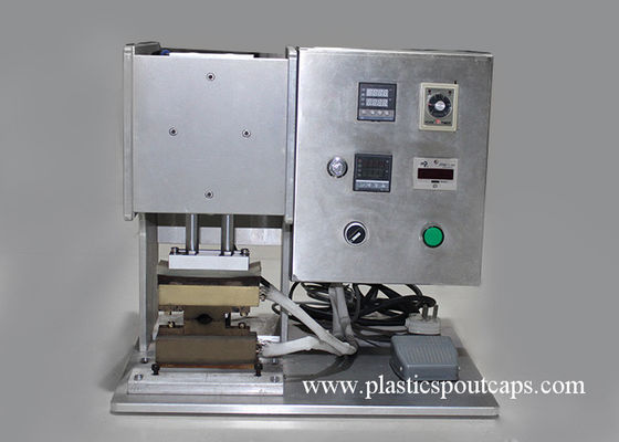 El canalón plástico semiautomático se levanta la máquina del lacre de la bolsa para la boca de la prensa del sello