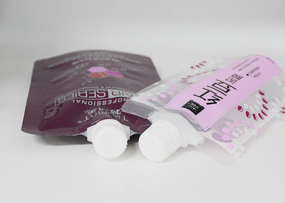 Plásticos líquidos del papel de aluminio echados en chorro se colocan encima de bolsas con Logo For Juice Milk de encargo